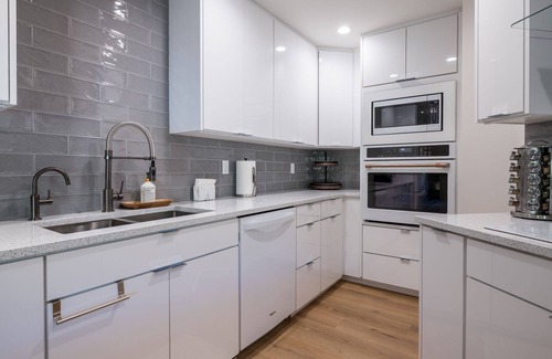 Elkhorn Village Condo | Single Level, Family Friendly - Pickleball/Tennis/Golf/Hiking & Bike path access