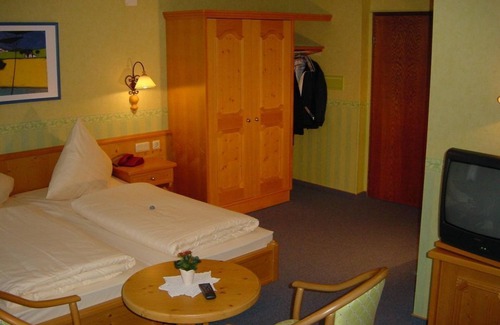 Idar-Oberstein Bed & Breakfast | Single room with shower/WC - Landgasthof Schuck