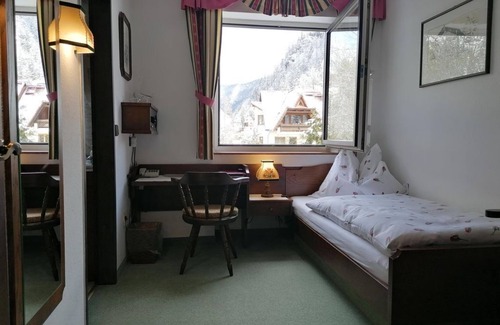 Hinterstoder Hotel | Single room with shower, WC - Hotel garni Landhaus Bürtlmair *