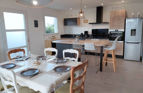 Cleder House | Single storey holiday home in Cleder