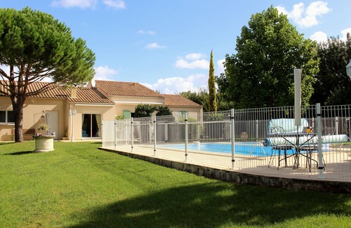 Bouhet House | SINGLE-STOREY VILLA HOUSE NOT OVERLOOKED