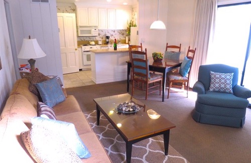Napa Condo | Single Story Corner Quiet One Bedroom Deluxe Condo Suite with Private Patio