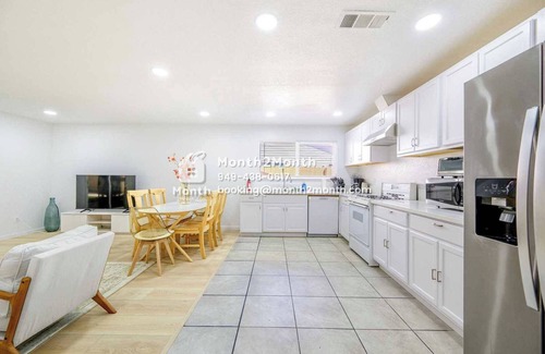 Southwestern Sacramento House | Single-Story family｜Spacious Backyard for Pets｜Cozy 4B2B｜Newly Renovated #42372