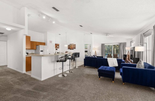 Clear Creek Apartment | Single-Story Villa, Pool, Views & Family Fun