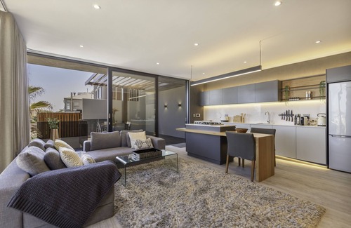 Big Bay Apartment | Sir David Baird 50A, Blouberg by HMH