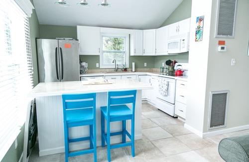 Colington Cottage | Siren Sound a charming OBX beach cottage in the perfect beach location