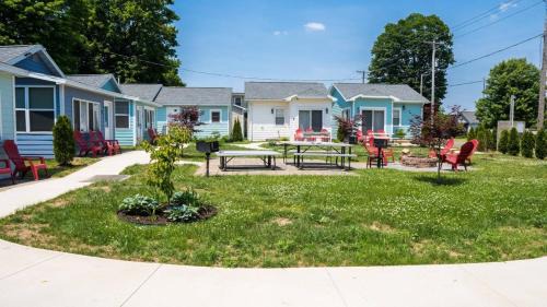 Sister Lakes House | Sister Lake Cottages - private cottage community