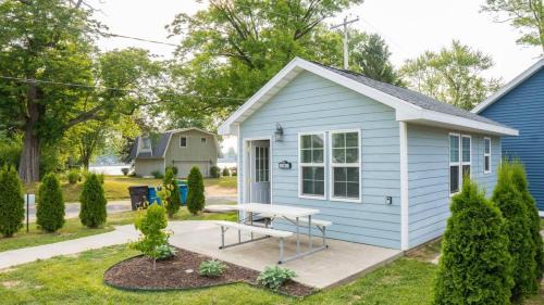 Sister Lakes House | Sister Lake Cottages - private cottage community