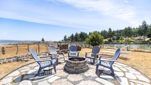 Coupeville House | Sisters by the Sound by AvantStay Beach Access