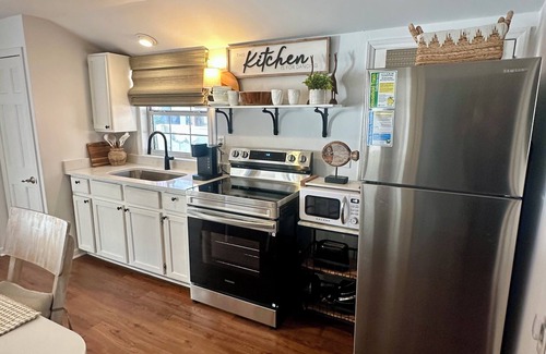 Myrtle Beach House | Site N40 Charmingly beautiful 2 bdrm newly remodeled bungalow Ocean Lakes!