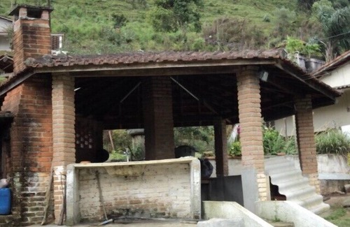 Nazare Paulista House | Sitio Caipira, sleeps family with children and accepts pets.-