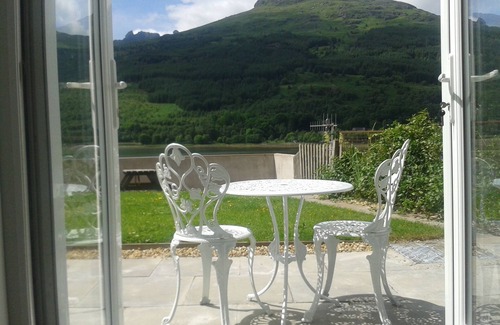 Arrochar Apartment | Situated in Lomond Park on the shore of Loch Long with amazing views