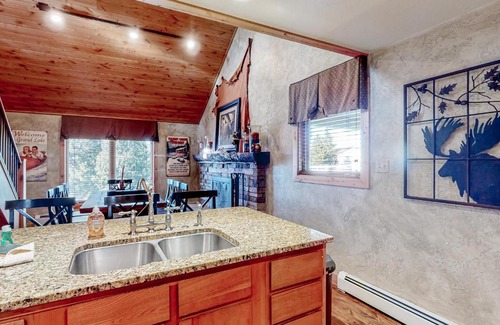 Grand Lake House | Six Moose Lodge