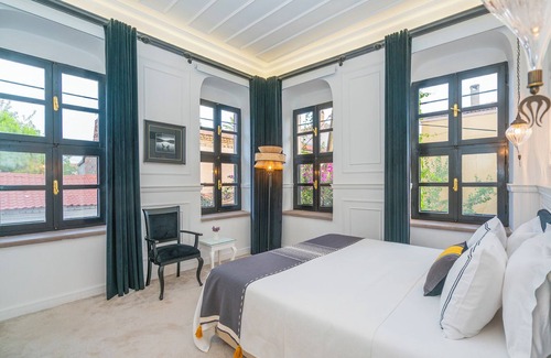 Ayvalik Hotel | Siyah Lale Cunda 1841