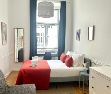 Santa Maria Maior Apartment | SJ2DE Heart of Lisbon, 1min to Augusta Arch! Spacious 2 APTS with 4BR& 2BA