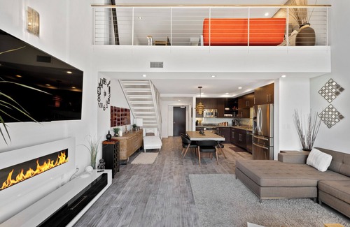 City West Condo | SK-Living DTLA 2 Story Loft with a Balcony