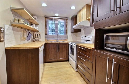 Jay Cottage | Ski, Golf, Bike, Hiking, snowmobiles and more