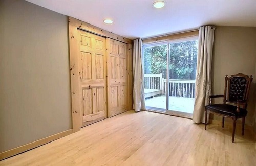 Jay Cottage | Ski, Golf, Bike, Hiking, snowmobiles and more