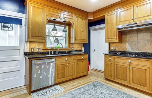 Rutland Cottage | Ski, Hike & Fish: Modern Rutland Home