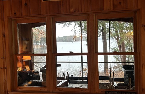 Alton House | SKI House - Lake Winni Home 20 minutes to Gunstock