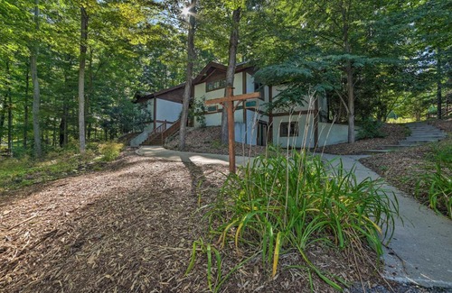Boyne Falls Apartment | Ski-In and Ski-Out Boyne Mountain Condo on Boyneland!