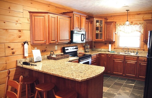 Snowshoe House | Ski In/Out #22 Loggers Run w/Hot Tub