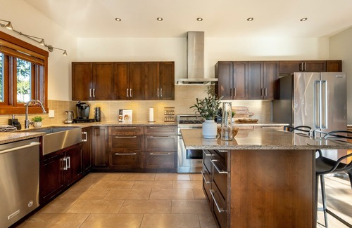 Nordic Estates House | Ski-In/Out | Fully Renovated 6BR | Hot Tub | Sauna | Media Room | Garage | Managed by Aloha Whistler