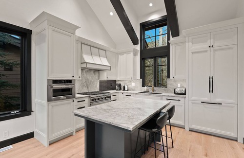 Edwards House | Ski in/out home in Arrowhead at Beaver Creek - private hot tub!