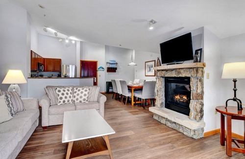 Winter Park House | Ski In Out Luxury Penthouse 1706 I Hot Tub I Gym I Great Views I Best Price I Discounted Attractions