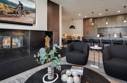 Highlands Townhomes Condo | Ski-in/Out Luxury in Beaver Creek | Chalet Brio