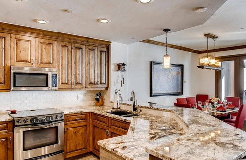 Highlands Townhomes Condo | Ski-In & Out Your Doorstep! Pool/Hot Tub, Great Village Access!