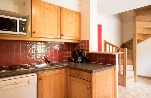 Val Cenis Apartment | Ski-In/Ski-Out Duplex for 10 with Balcony, Parking, and WiFi in Val-Cenis