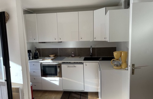 Meribel-Mottaret Apartment | Ski-in ski-out apartment located due south rental from Sunday to Sunday