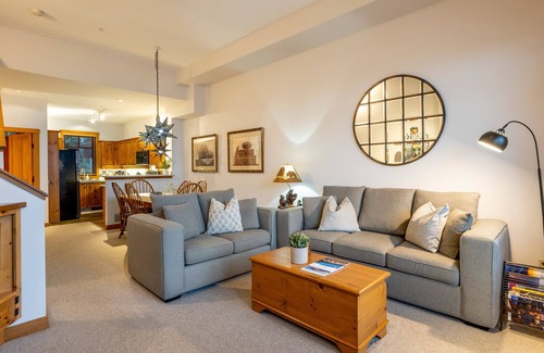 Nordic Estates House | Ski-In/Ski-Out | Private Hot Tub | Garage | Mountain Views | Managed by Aloha Whistler