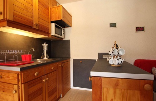 Saint-Chaffrey Apartment | Ski-in/Ski-Out Studio for 4 with WiFi, TV, and Close to Shops in Serre Chevalier