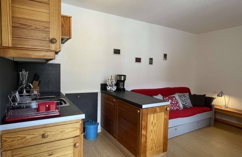 Saint-Chaffrey Apartment | Ski-in/Ski-Out Studio for 4 with WiFi, TV, and Close to Shops in Serre Chevalier
