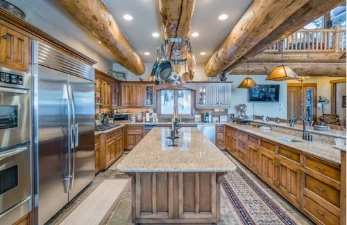 Mountain Village House | SKI-IN/SKI-OUT WITH GORGEOUS MOUNTAIN VIEWS!