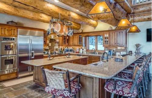Mountain Village House | SKI-IN/SKI-OUT WITH GORGEOUS MOUNTAIN VIEWS!