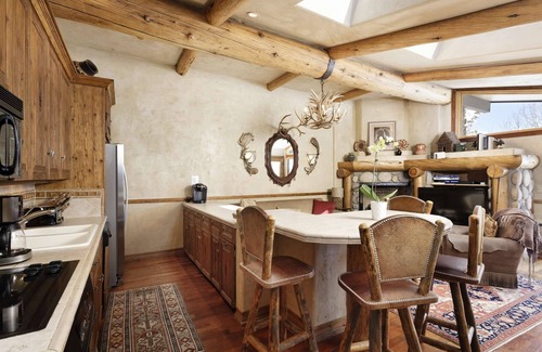 Snowmass Village Condo | Ski-In/Ski-Out Getaway! Scenic Winter Views, Balcony, Hot Tub, Cozy Fireplace & Easy Elevator Access