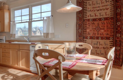 Saddle Ridge House | Ski-in/ski-out w/private hot tub in Moonlight Basin - Saddle Ridge - River Rock Slopeside Chalet