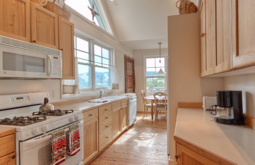 Saddle Ridge House | Ski-in/ski-out w/private hot tub in Moonlight Basin - Saddle Ridge - River Rock Slopeside Chalet