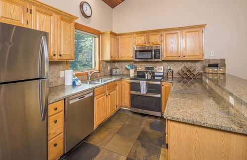 Big Horn House | Ski In/Ski Out, Wood Burning Fireplace, Great Location