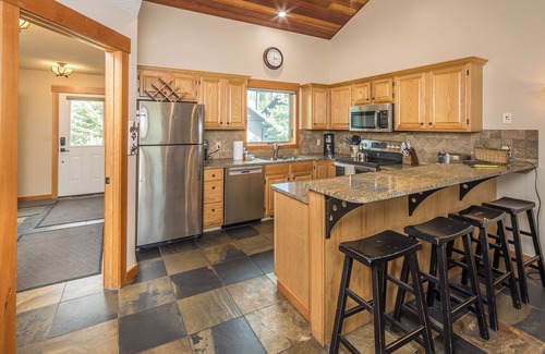 Big Horn House | Ski In/Ski Out, Wood Burning Fireplace, Great Location