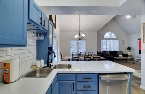 Lake Harmony Estates House | Ski & Lake Retreat: Spacious Home for Families