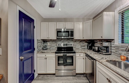 Village at Camelback House | Ski On/Off Camelback,Snowtubing,Pool,Waterparks,Paintball,Casino,Tennis,Zip-Line