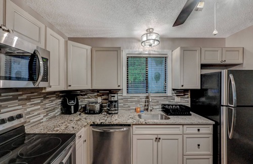 Village at Camelback House | Ski On/Off Camelback,Snowtubing,Pool,Waterparks,Paintball,Casino,Tennis,Zip-Line