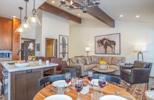 Warm Springs Condo | Skiway Chalet - Next to Warm Springs Lifts - Close to Natural Hot Springs