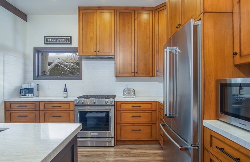 Warm Springs Condo | Skiway Chalet - Next to Warm Springs Lifts - Close to Natural Hot Springs