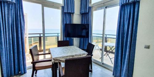 Marbella Seafront Promenade Apartment | Skol 715. Spectacular Corner Duplex Apartment in Marbella