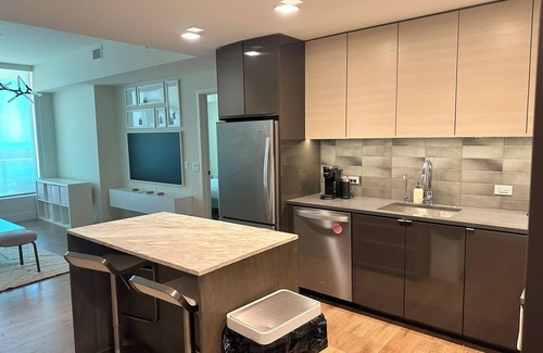 Civic Core Apartment | Sky-High Luxury Gaslamp Dream jaw drop Views, minutes from Petco Park, Gaslamp